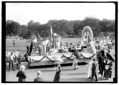 FOURTH OF JULY PARADES. FLOAT- CZECHO-SLOVAK LCCN2016870144