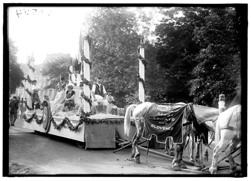 FOURTH OF JULY PARADES. FLOAT- SERBS, CROATS, AND SLOVENES LCCN2016870148