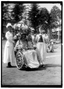 FOURTH OF JULY. SCENES IN CELEBRATION AT WALTER REED LCCN2016870166