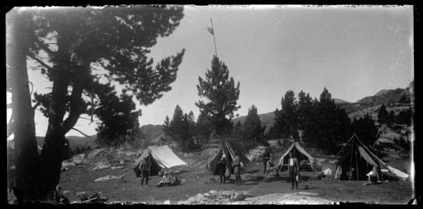 FRAC31555 67Fi110 - -Pyrénées. Scène de campement-