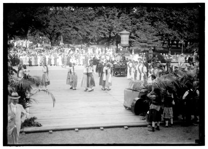 FOURTH OF JULY. SPANISH DANCERS LCCN2016869365