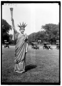 FOURTH OF JULY. TABLEAU ON ELLIPSE- 'LIBERTY,' 'COLUMBIA,' AND DANCERS LCCN2016870155