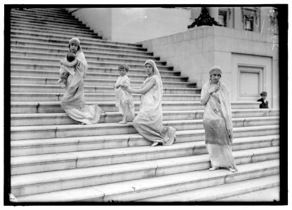 FOURTH OF JULY. TABLEAU, CAPITOL STEPS LCCN2016869369