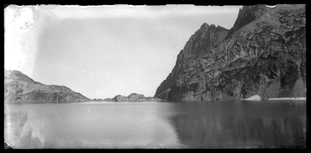 FRAC31555 67Fi150 - -Pyrénées. Lac et montagnes-
