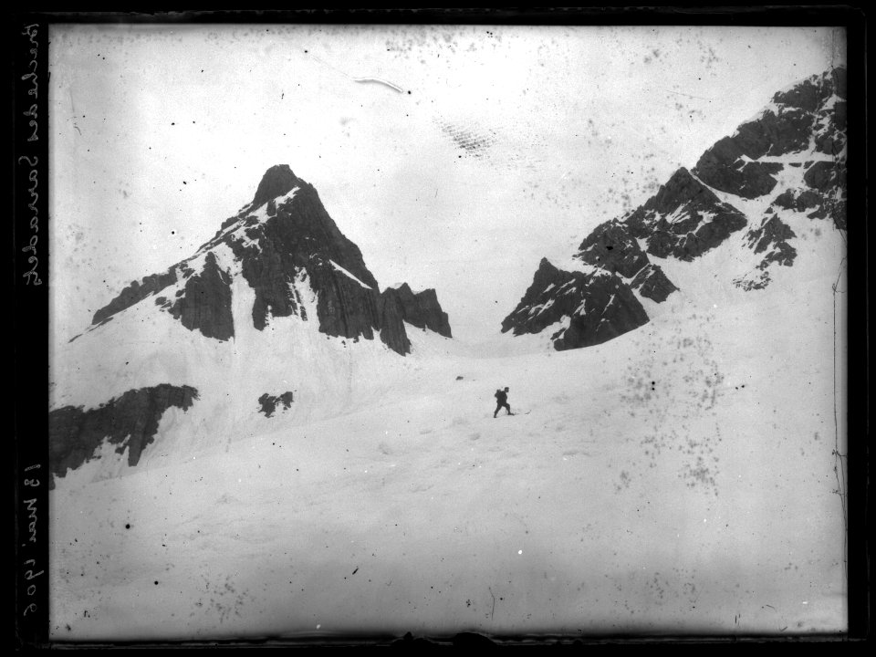 FRAC31555 67Fi29 - Pyrénées. Gavarnie. Brèche des Sarradets ou de Roland