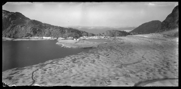 FRAC31555 67Fi90 - -Pyrénées. Lac-