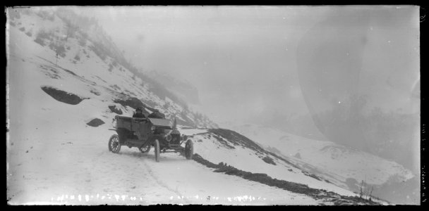 FRAC31555 67Fi98 - Pyrénées. Paysage