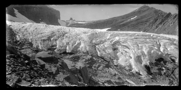 FRAC31555 67Fi131 - -Pyrénées. Glacier du Taillon