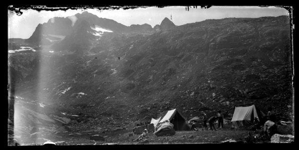 FRAC31555 67Fi151 - -Pyrénées. Campement-