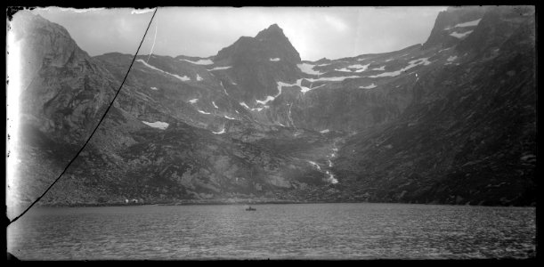 FRAC31555 67Fi155 - -Pyrénées. Lac Saussat