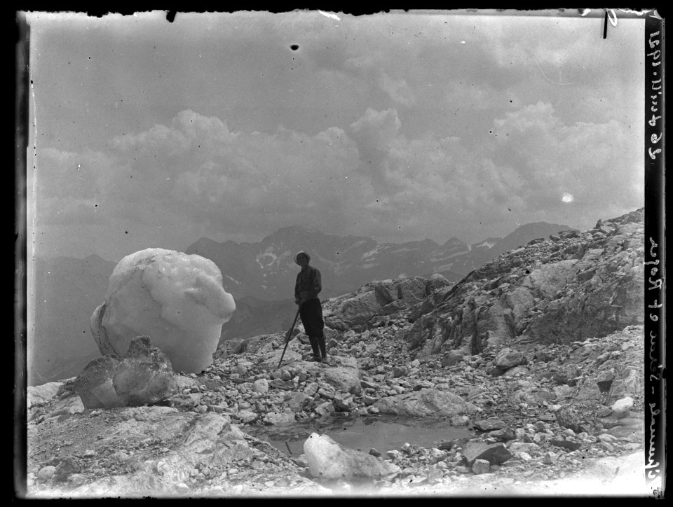 FRAC31555 67Fi39 - Pyrénées. Vignemale