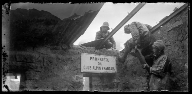 FRAC31555 67Fi84 - -Pyrénées. Refuge-