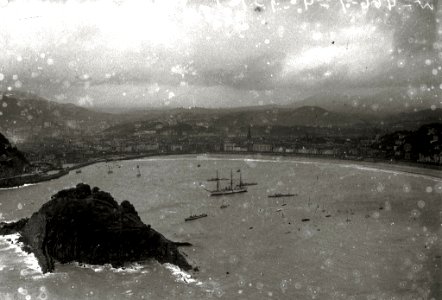 Fragata en la bahía de la Concha (6 de 6) - Fondo Car-Kutxa Fototeka