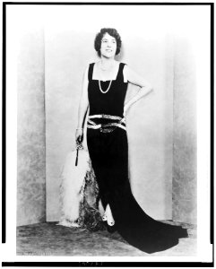 Frances Alda, soprano, full-length portrait, facing front LCCN92522679 photo