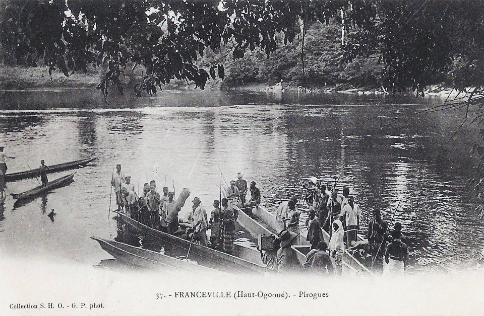 Franceville (Haut-Ogooué)-Pirogues