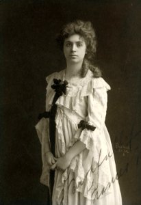 Frances Neilson, stage actress (SAYRE 7920)