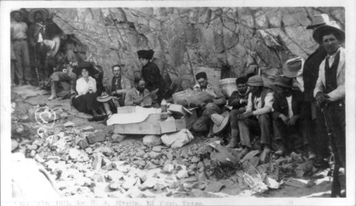 Francesco I. Madero, wife and friends at lunch in camp LCCN2003655590