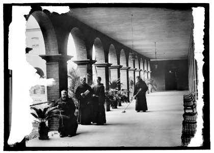 Franciscan Mission Cloister, Brookland LCCN2016821333
