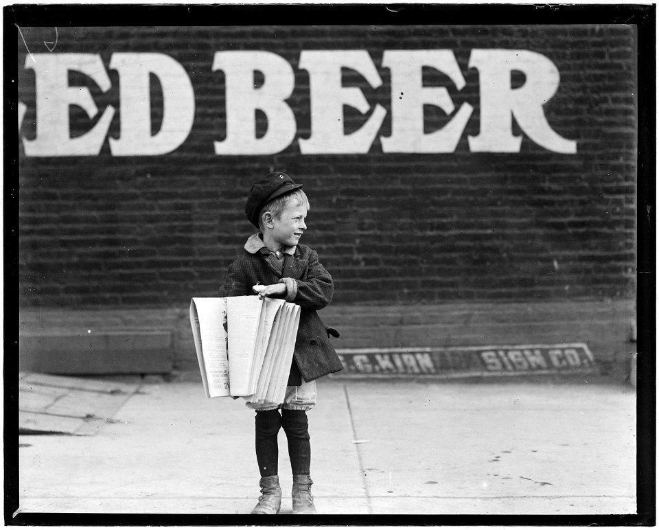 Francis Lance, 5 years old, 41 inches high. Sells regularly. St. Louis, Mo. - NARA - 523294