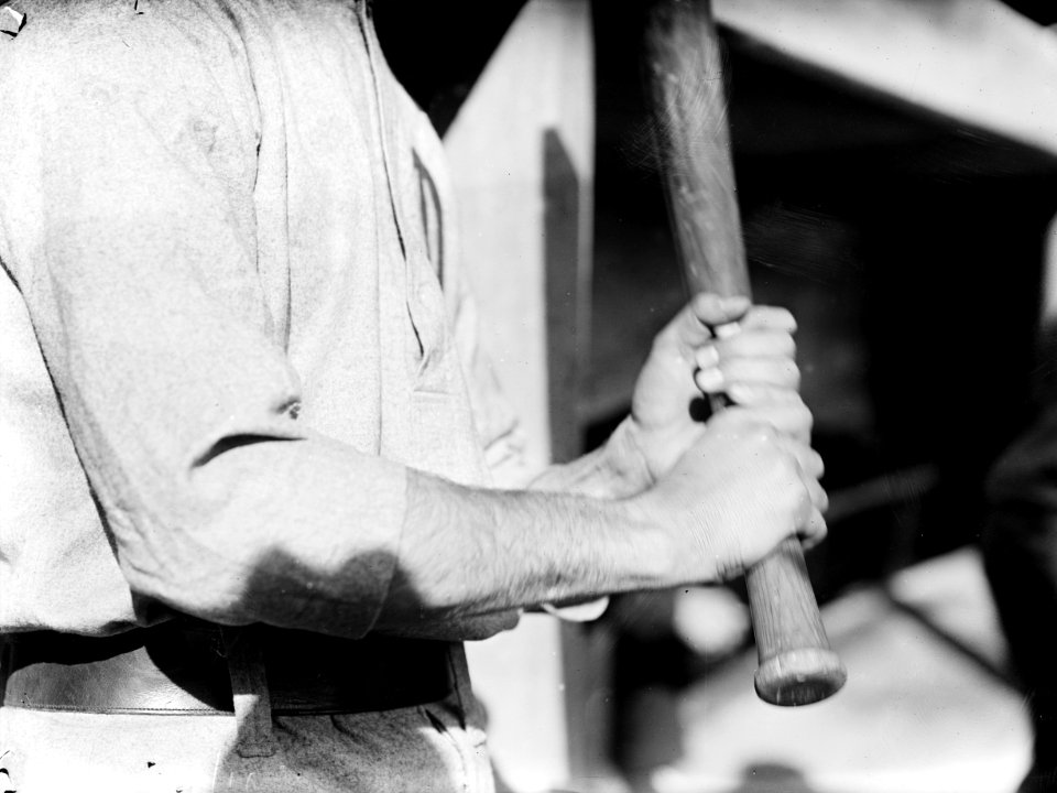 Frank Home Run Baker's batting grip) - Bain LCCN2014689844