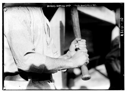 Frank Home Run Baker's batting grip) - Bain LCCN2014689844