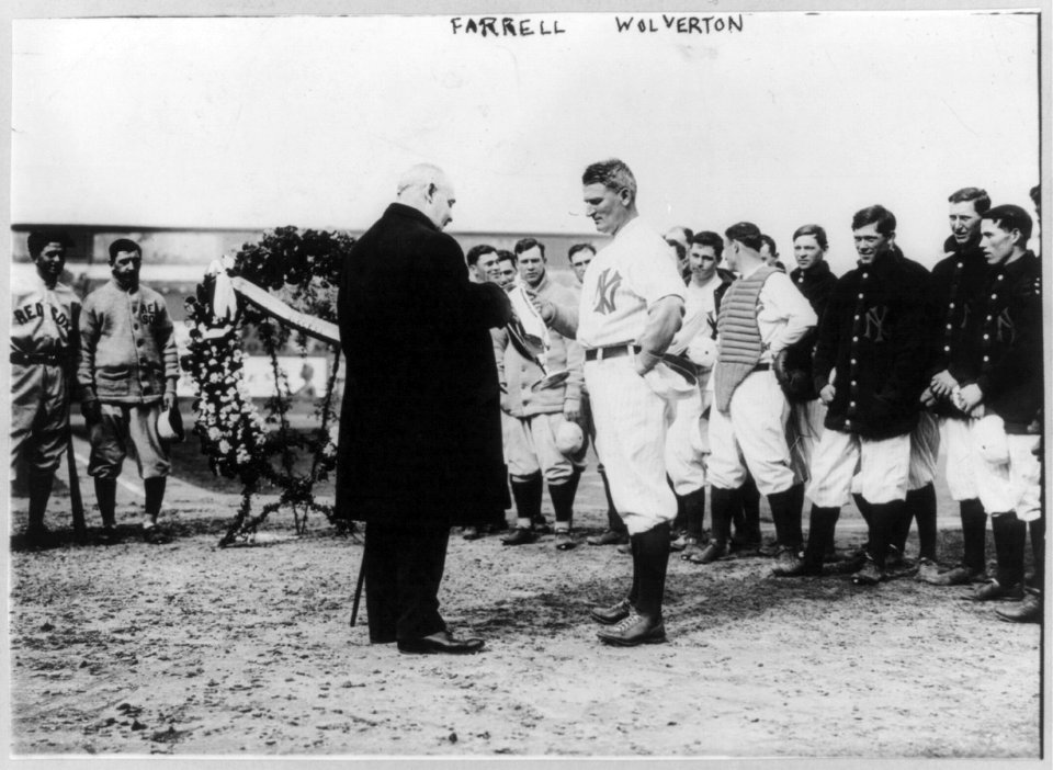 Frank Farrell, Yankee president, making presentation to Harry Wolverton and Yankee players (baseball) LCCN2001704396
