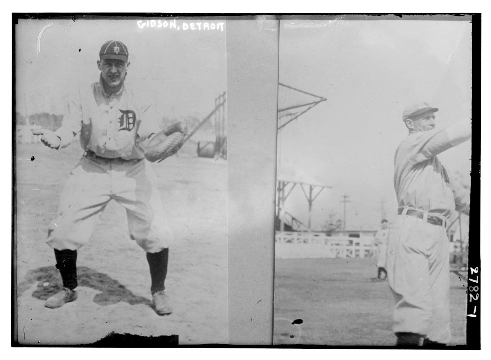 Frank Gibson at left, Detroit AL (baseball) LCCN2014693763