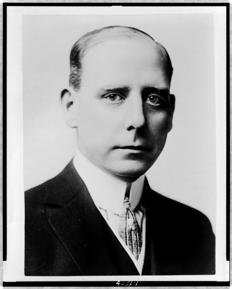 Frank Hague, bust portrait, facing right) - Ira L. Hill's Studio, New York City LCCN98506277