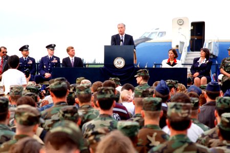 Frank Murkowski speaks to troops assembled at Eielson