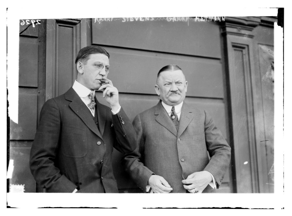 Frank Stevens, concessionnaire, at left and August Garry Herrmann, President of the Cincinnati Reds and National Commission, at right (baseball) LCCN2014694940