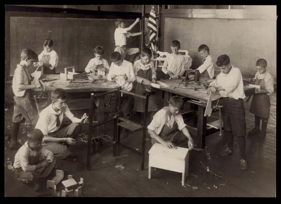Franklin (Chicago) summer open air school, 1917, manual training class - Burke & Atwell, Chgo. LCCN2006683708