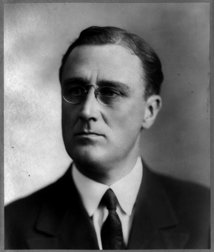 Franklin Delano Roosevelt, head-and-shoulders portrait, facing slightly left LCCN00652560