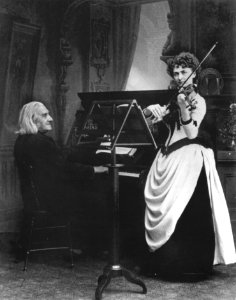 Franz Liszt und die Violinistin Armah Senkrah 1855