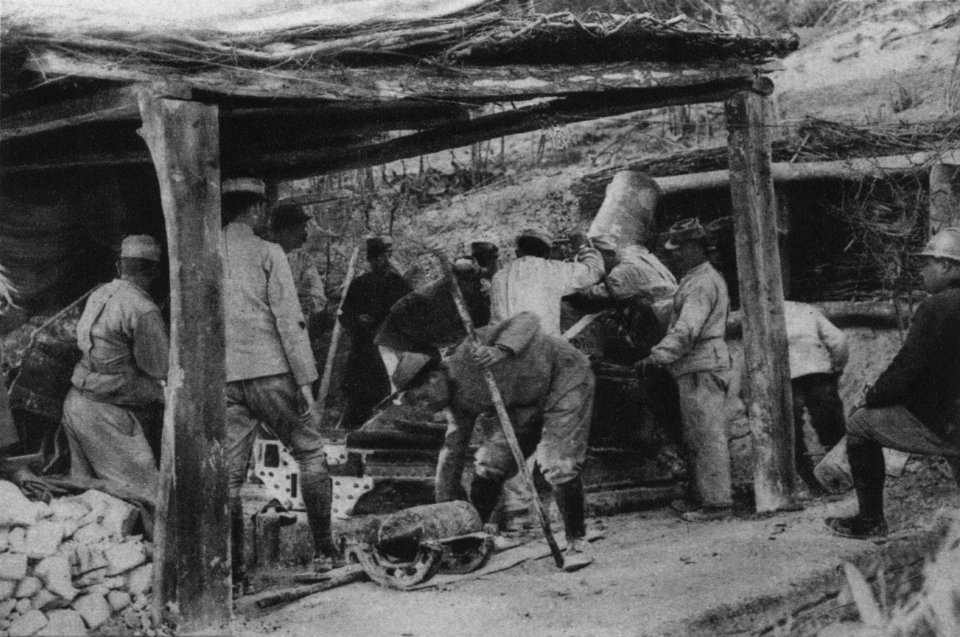 Französische Mörserstellung in der Champagneschlacht