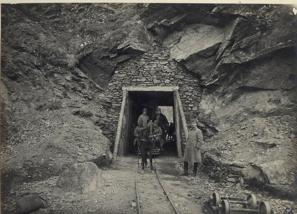 Grenztunnel der Rollbahnen zw.Bukowina u.Rumänien (BildID 15665314)
