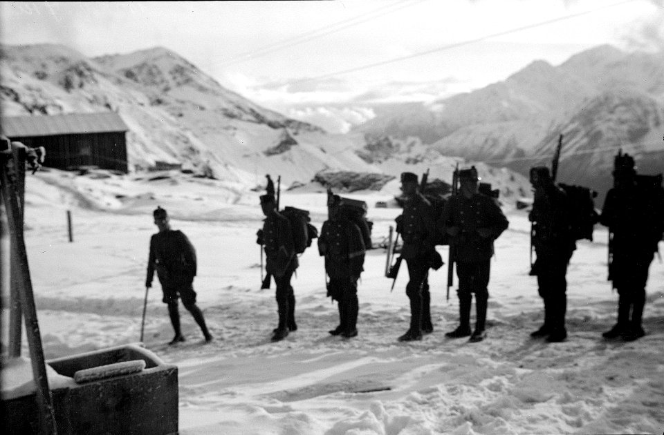 Grenzposten Dreisprachenspitze - CH-BAR - 3237060