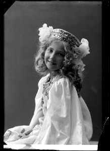 Greta Strandin in Den glada änkan som varietédiva at Djurgårdsteatern 1907 - SMV - NS084