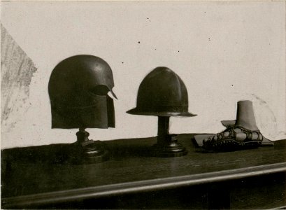 Grich.Helme und röm.Sandale. (BildID 15512847)