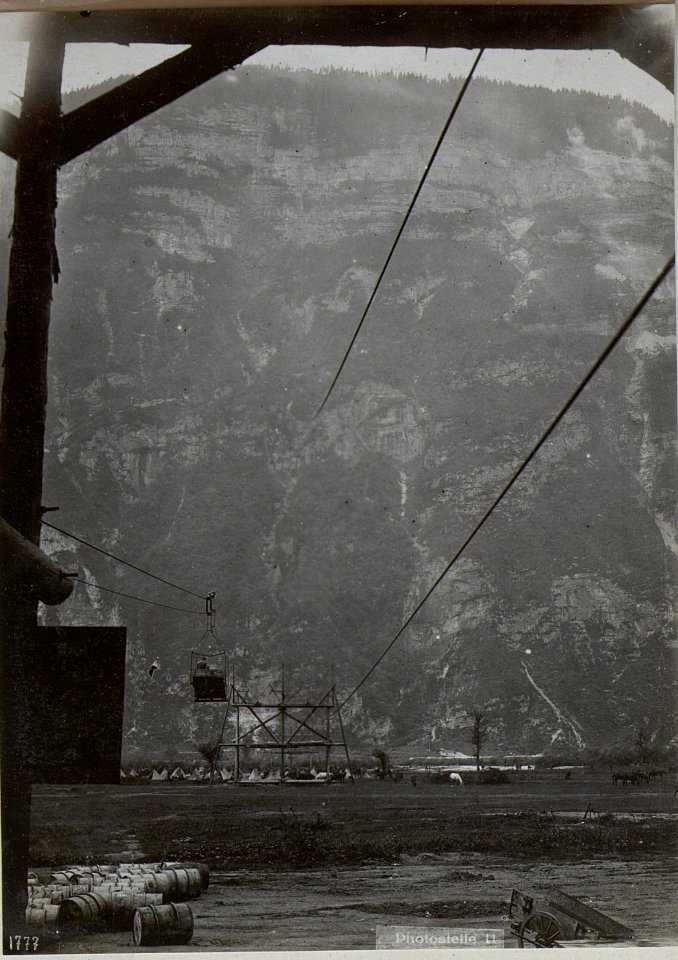 Grigno.Blick von der Seilbahnstation gegen Aveati. (BildID 15647759)