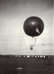 Gribov, M.N. - Aufstieg eines Fesselballons (Zeno Fotografie)