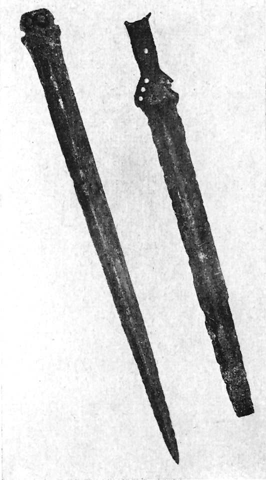 Griffzungenschwerter aus Dönstedt und Magdeburg (52 und 46 cm lang)