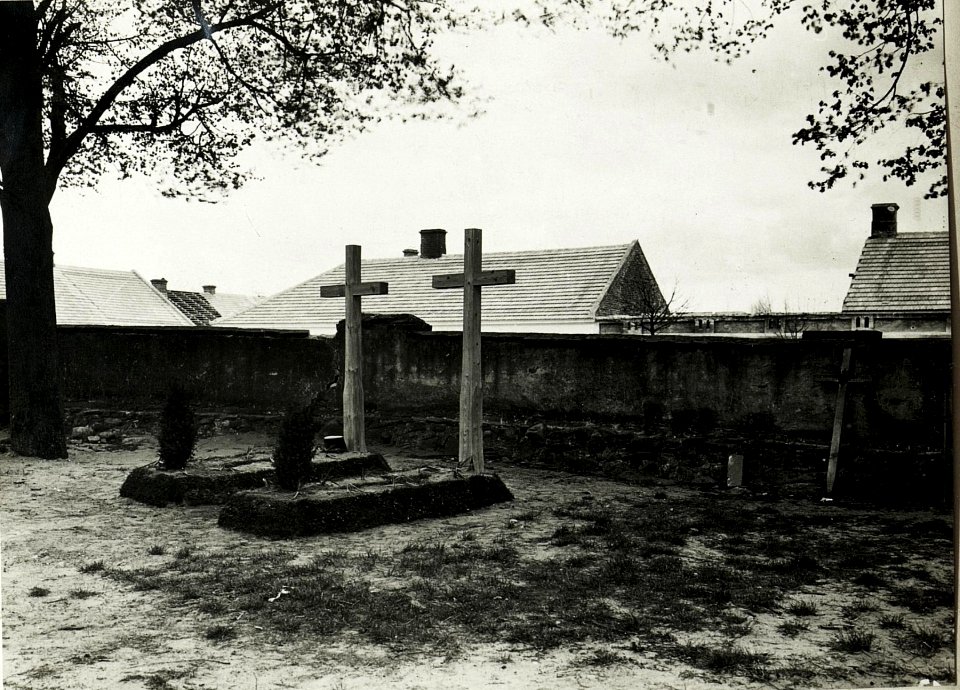 Grocholice Friedhof im Kirchhofgarten. Gräber der Vormeister Huszow und Reit. (BildID 15588994)