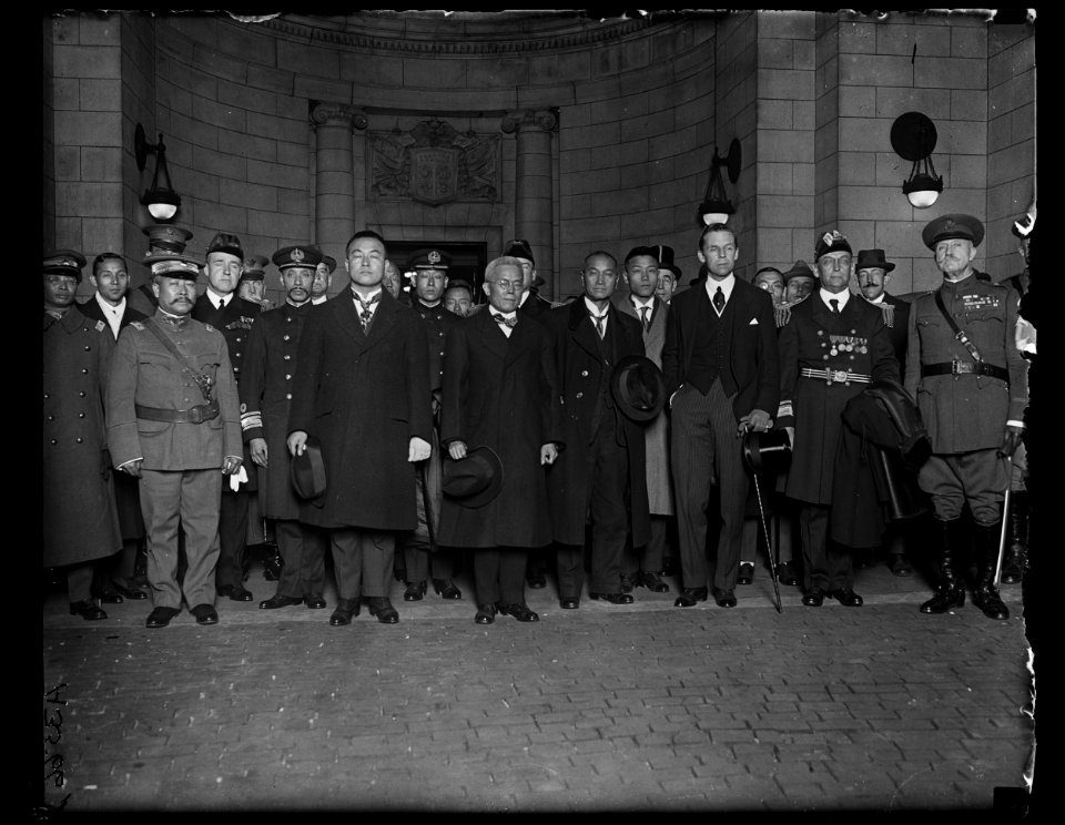 Group at Union Station, Washington, D.C. LCCN2016890848