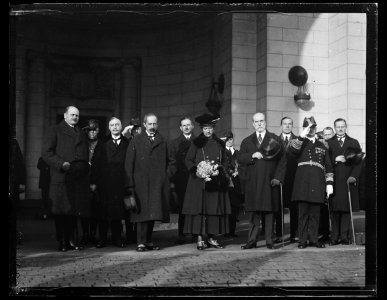 Group at Union Station; Charles Evans Hughes 4th from right. Washington, D.C. LCCN2016890875