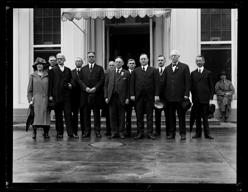 Group at White House, Washington, D.C. LCCN2016890830