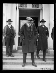 Group at White House, Washington, D.C. LCCN2016890992