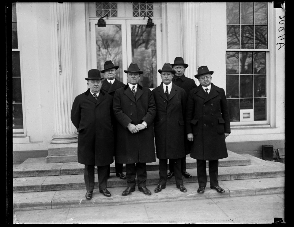 Group at White House, Washington, D.C. LCCN2016891186