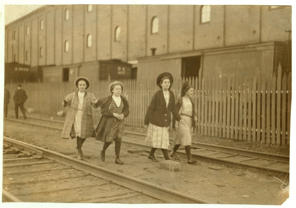 Group coming out Great Falls Mfg. Co., Somersworth, N.H. 6 P.M. May 18, 1909. LOC nclc.01741