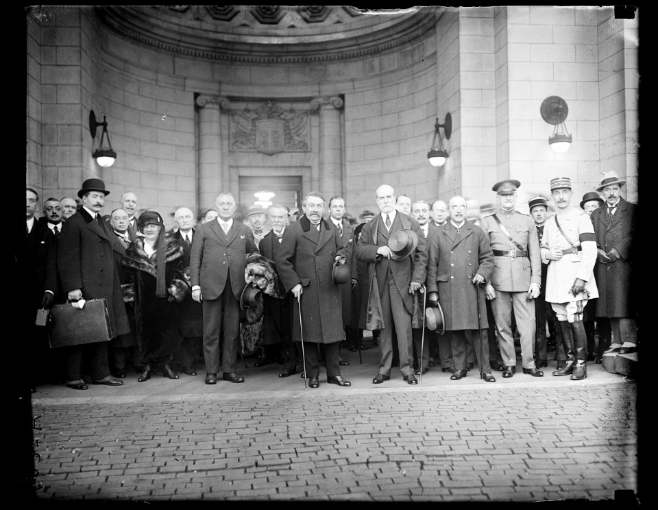 Group at Union Station; includes Charles Evans Hughes and John J. Pershing in front. Washington, D.C. LCCN2016890876