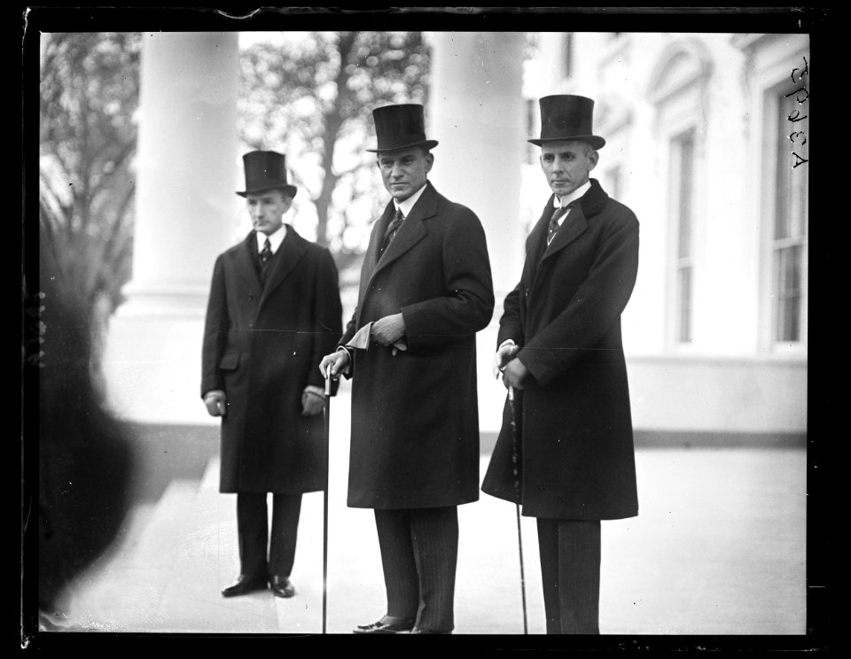 Group at White House, Washington, D.C. LCCN2016890950